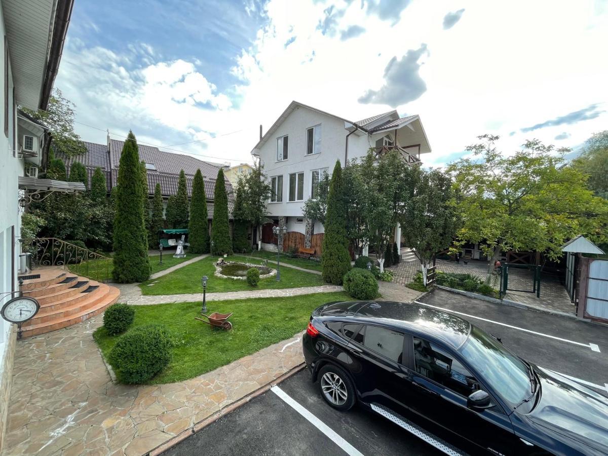 Apartments With Kitchen And Garden 키예프 외부 사진